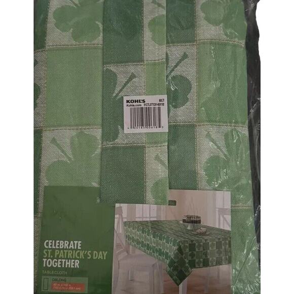 St Patricks Day Tablecloth Shamrock Green White Jacquard 60x102 Oblong NWT Irish - Picture 2 of 4